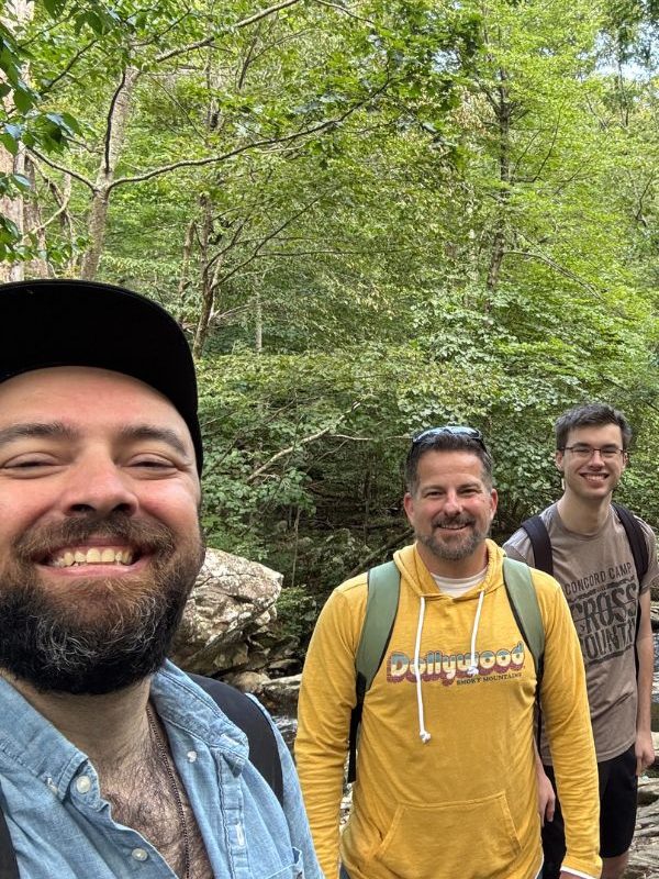 Loneliness and isolation outdoor group therapy for teens and young adults in Fairfax, Va.